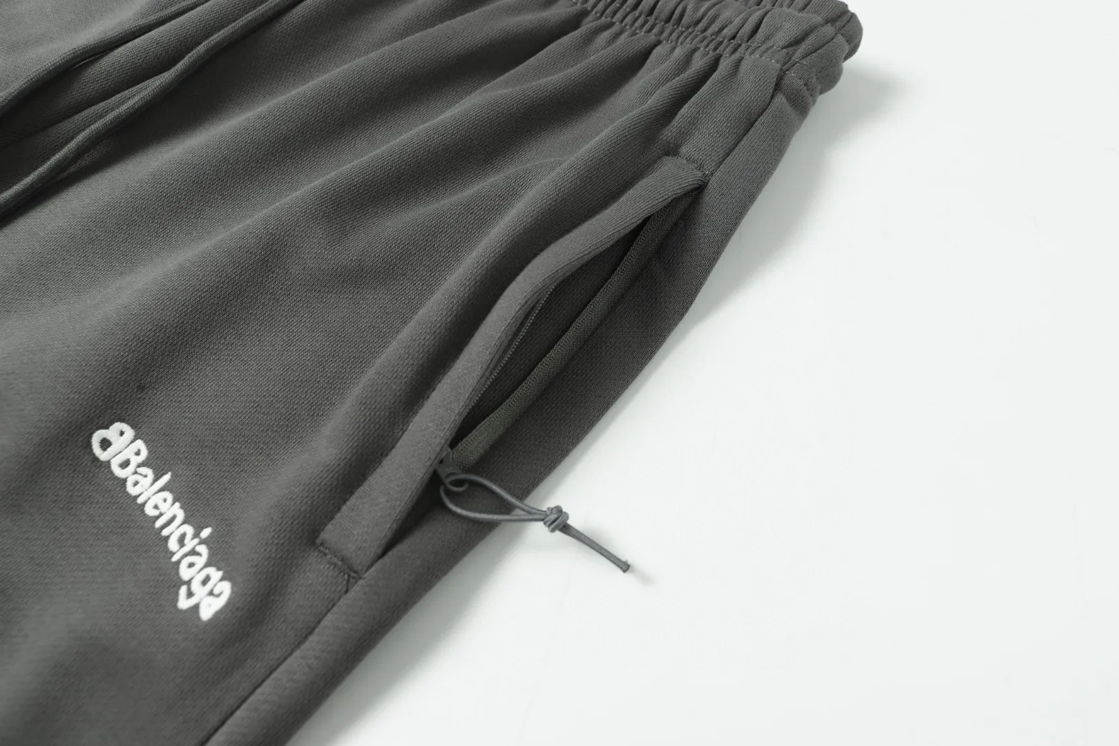 Quality balenciaga adidas • 400 • • • • 2 · · balenciaga • adidas LG balenciaga • • ：628# Sizes：XS.S.M.L ：Black，Dark Gray